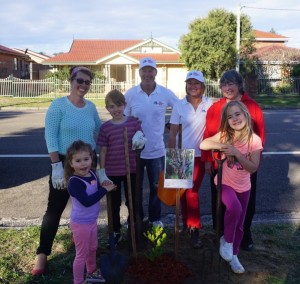 Local Umina residents and Umina Community Group members.